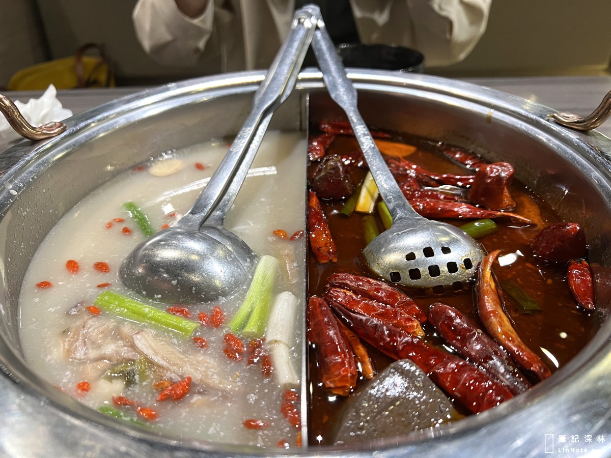 新竹巨城美食「辛麻泰」來自四川牛油麻辣火鍋，結合泰式料理
