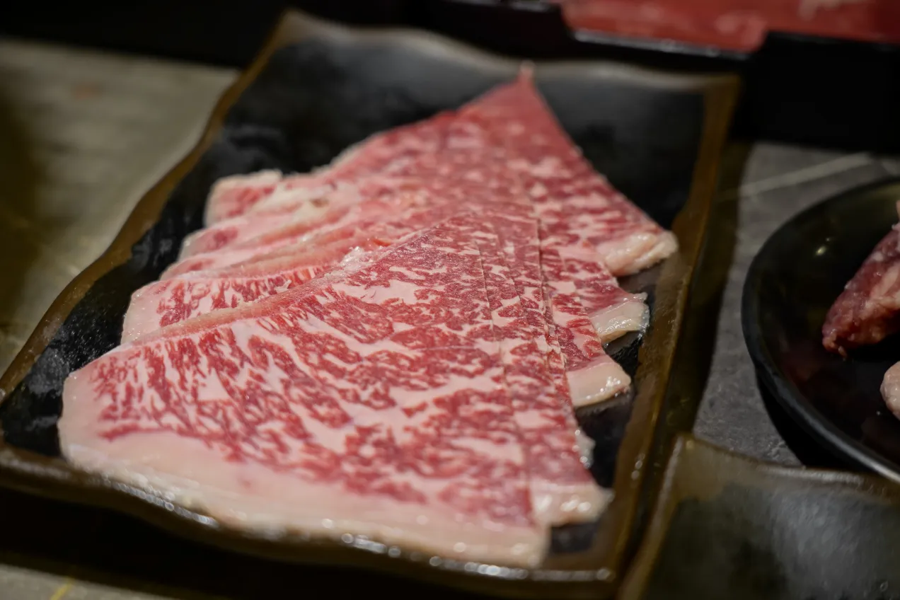 台中美食『Home燒肉永春店』和服體驗｜頂級和牛吃到飽！
