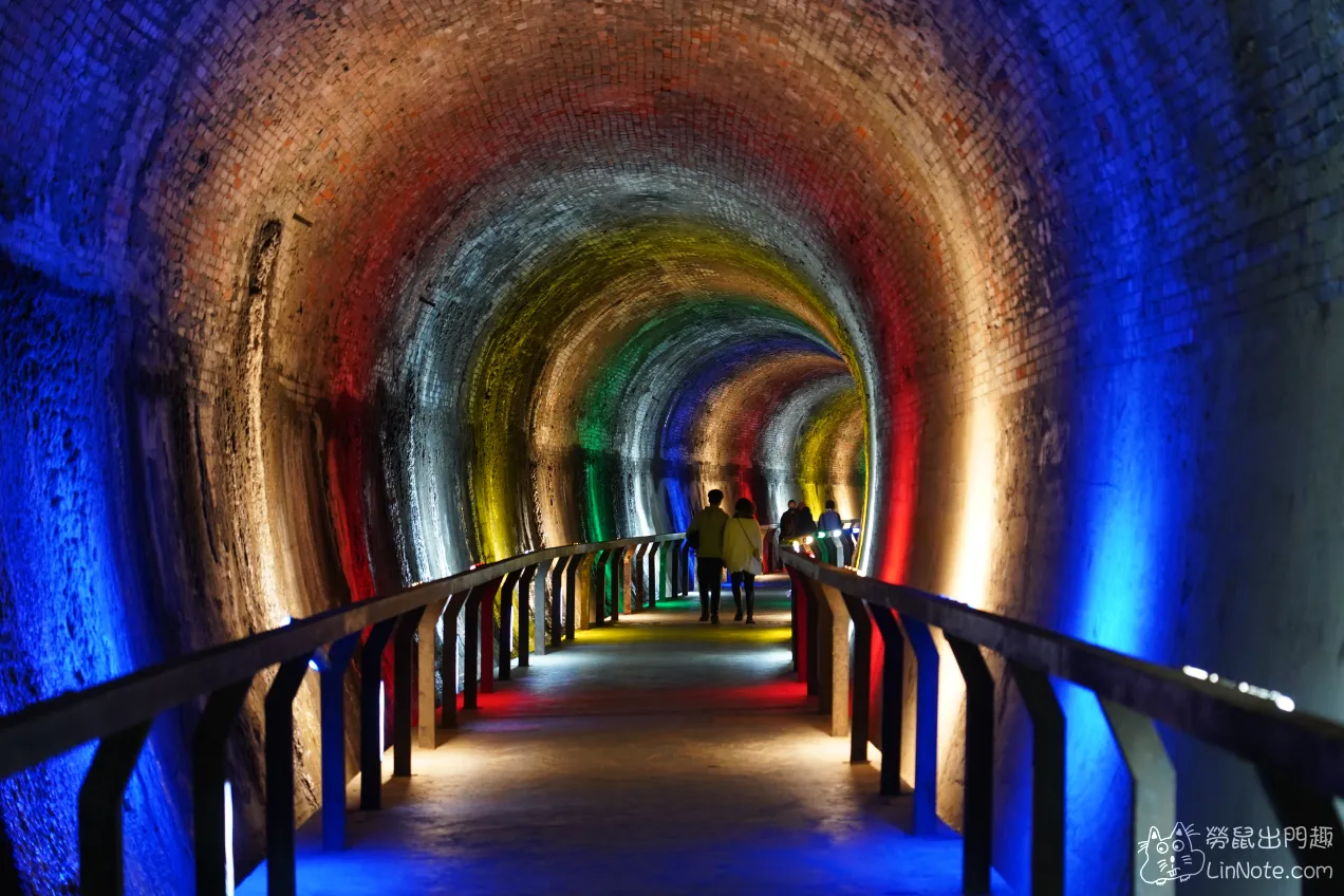 苗栗景點『後龍過港隧道』及『海角樂園』海線秘境，七彩霓虹隧道