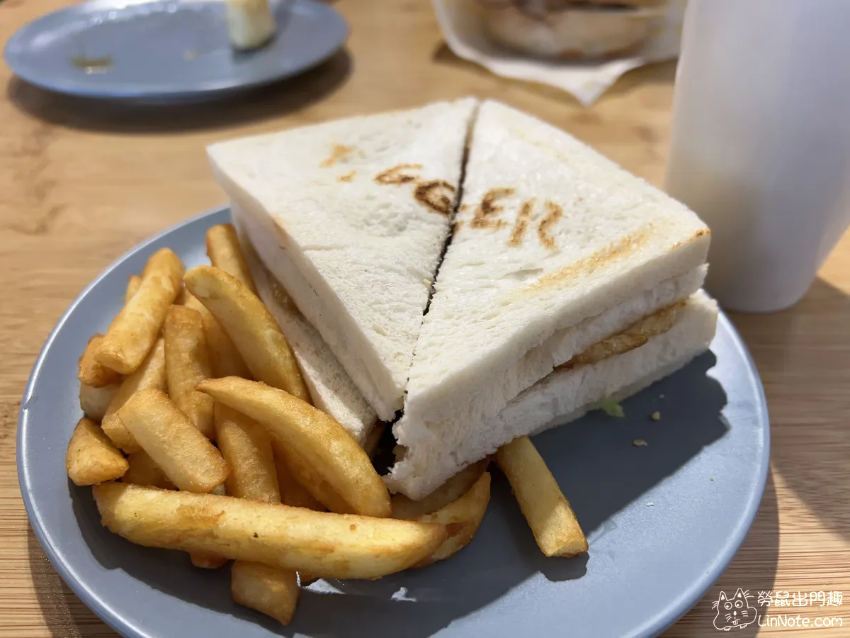 竹南食記『雞堡堡找餐』經典台式早餐風味，總匯三明治好吃