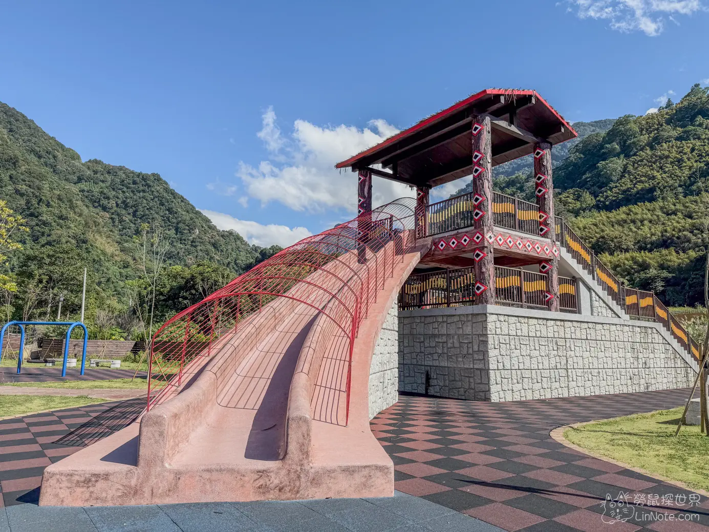 巨型溜滑梯