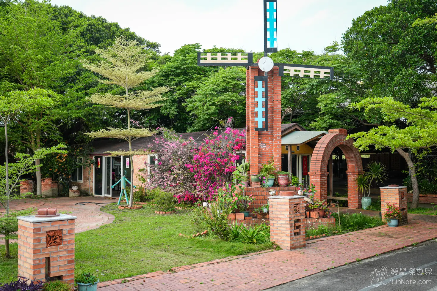 Jls brick tourism factory 10