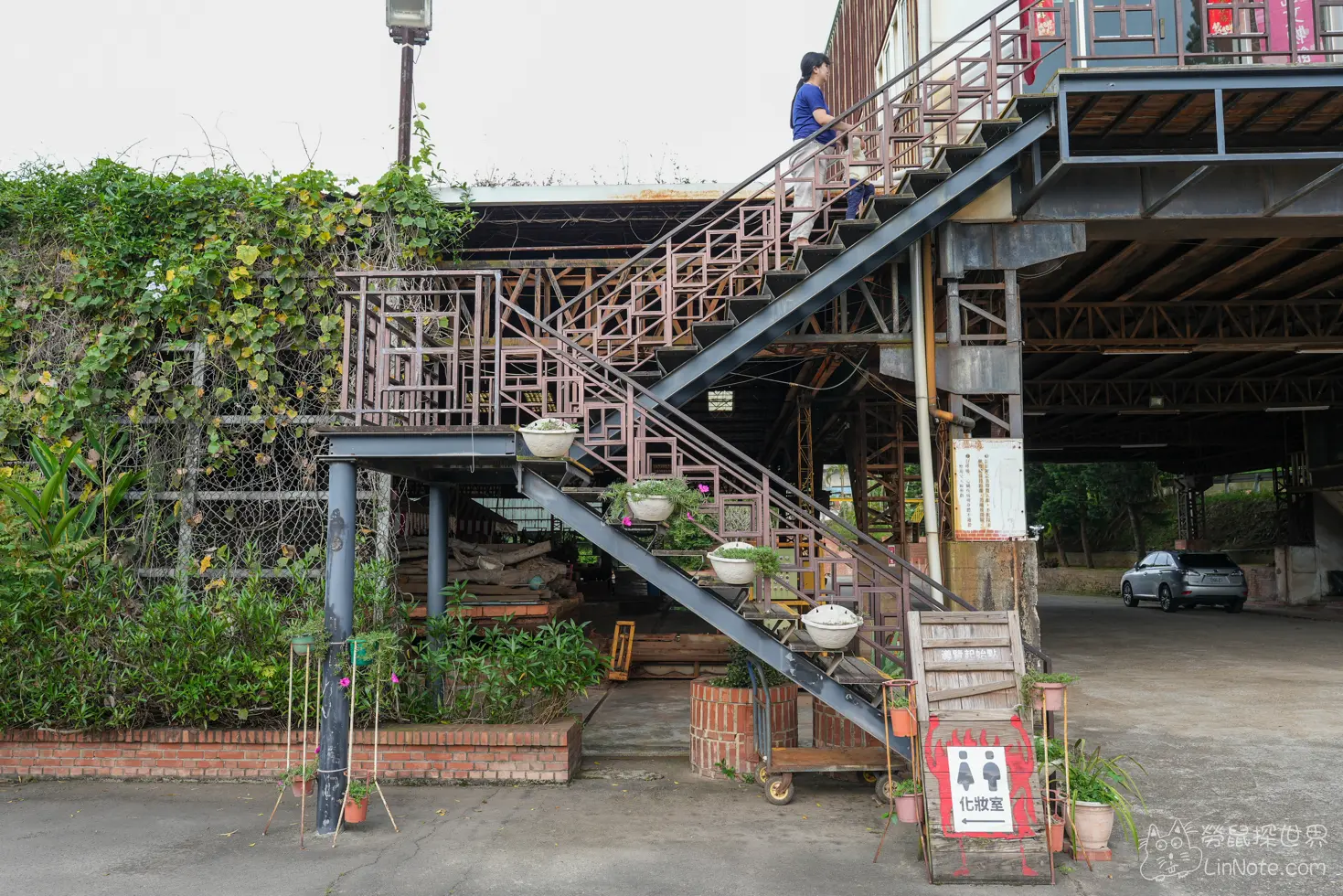 Jls brick tourism factory 13