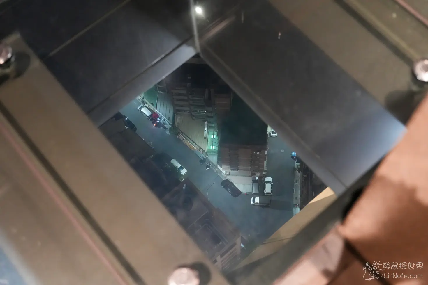 嘉義福容 voco 酒店 透明玻璃往下看