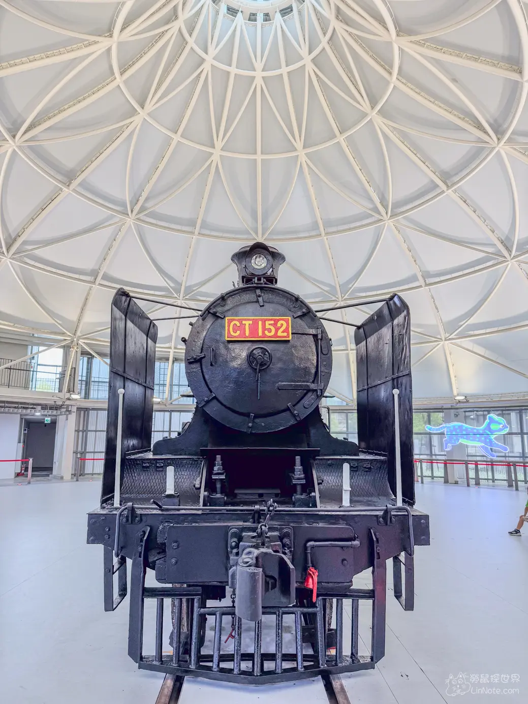 苗栗火車頭園區轉車台大廳 CT152 蒸汽火車正面
