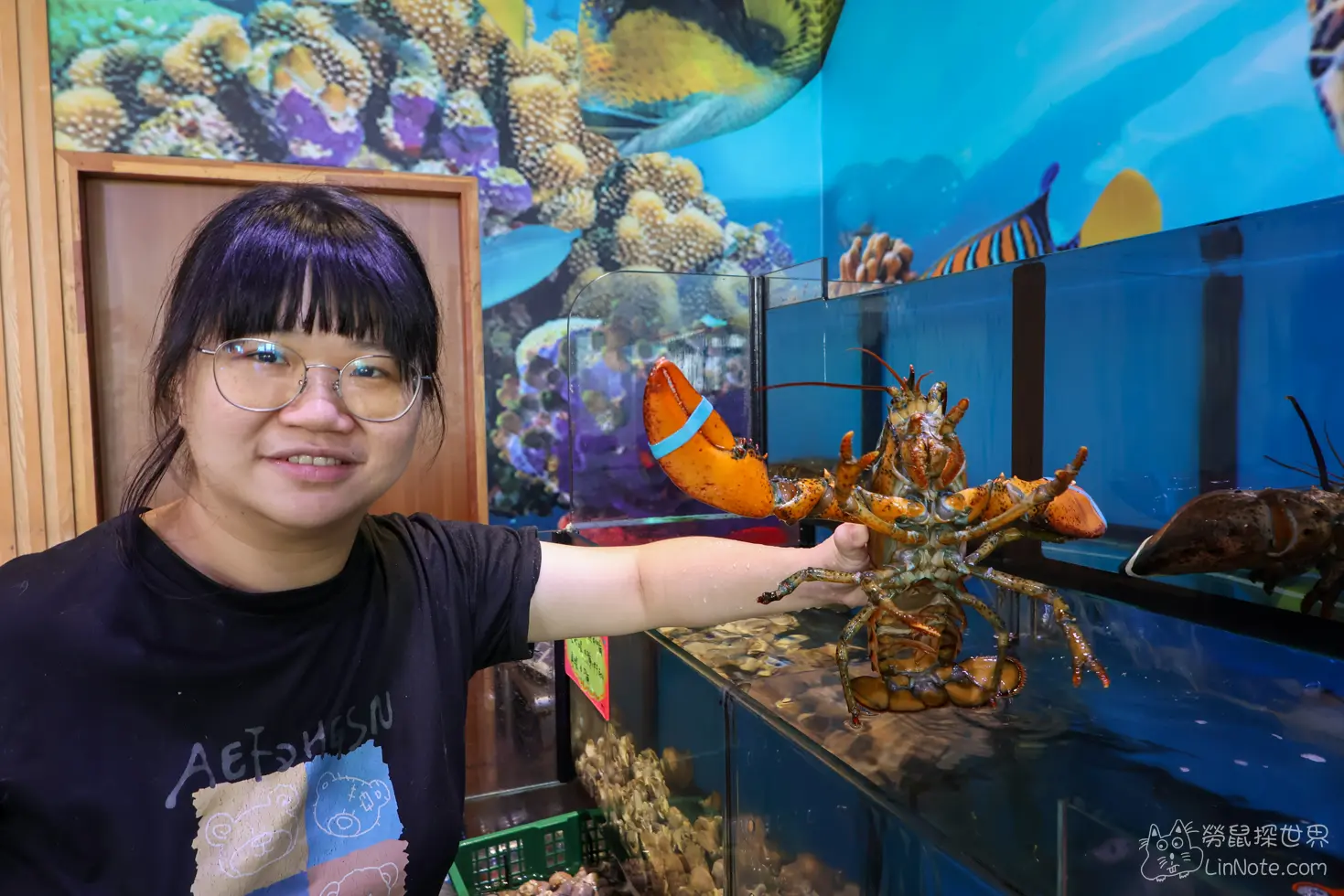 勞鼠手拿波士頓龍蝦